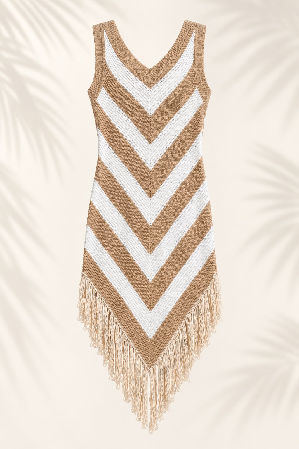 Vestido de playa tejido con flecos beige y blanco