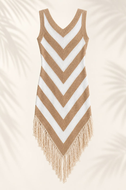 Vestido de playa tejido con flecos beige y blanco
